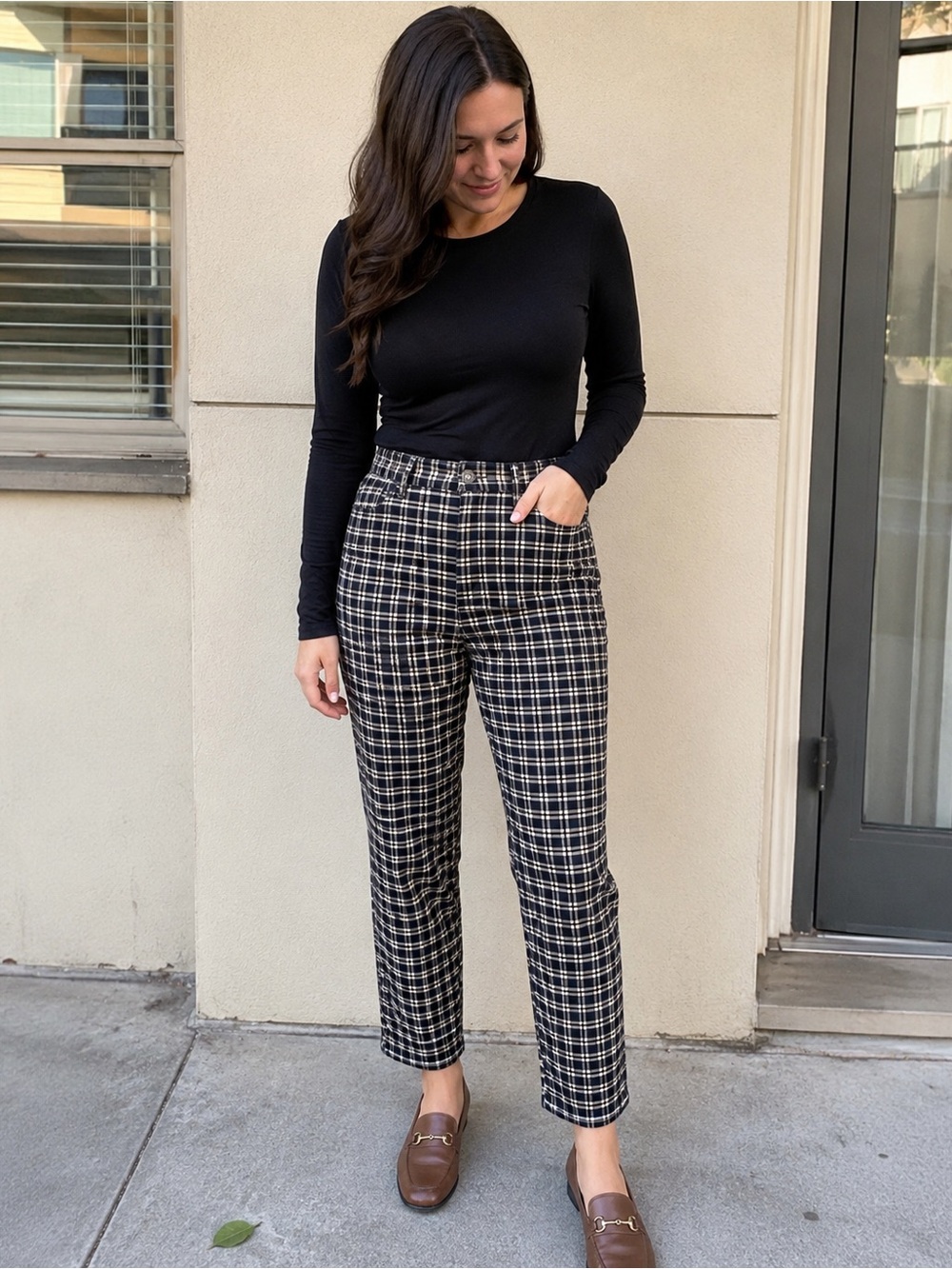 American Eagle Black Cream Plaid Straight Leg Pants Size 6 Short
